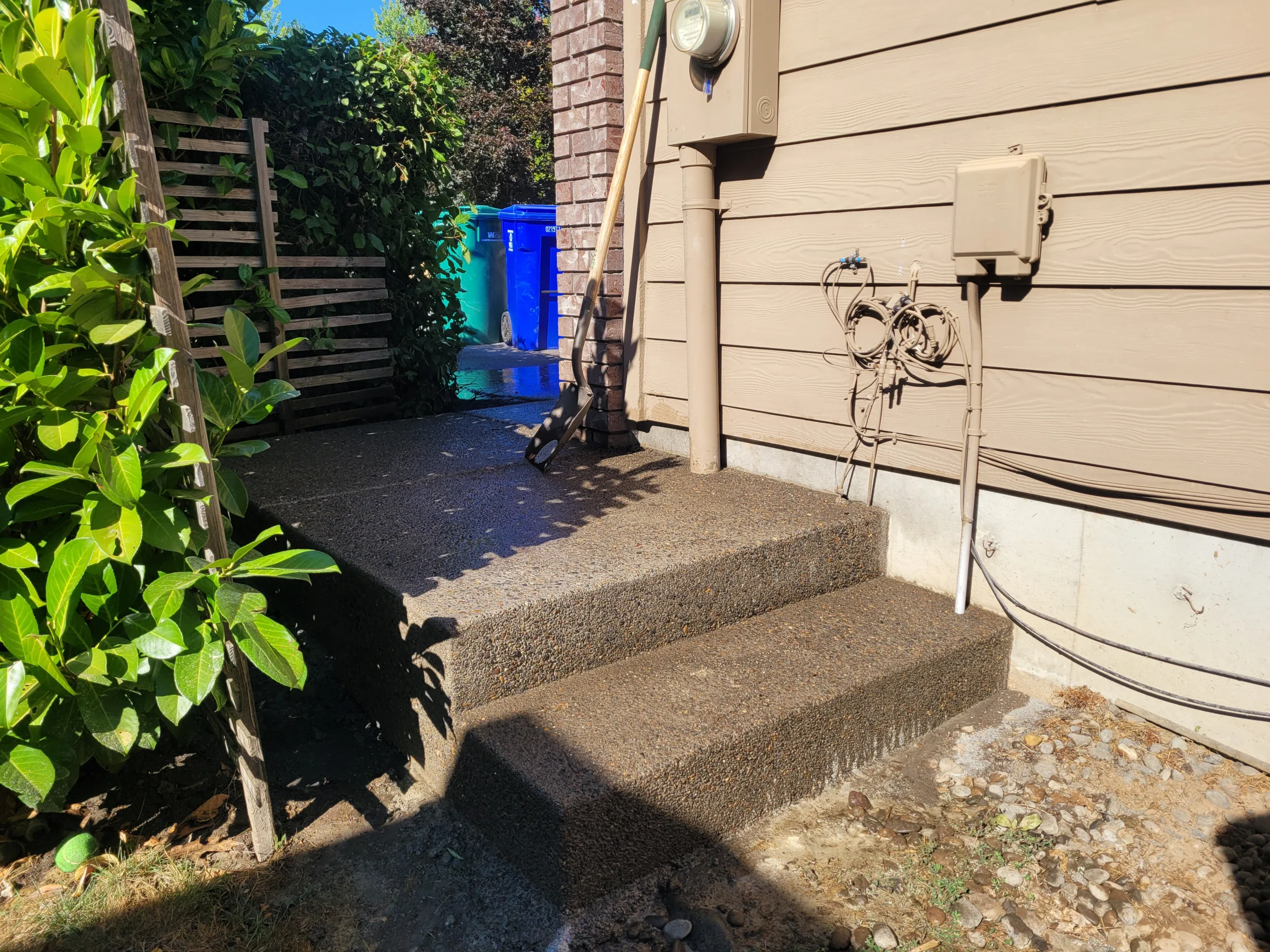 SE Tropicana Ct Hardscaping & Landscaping thumbnail 30