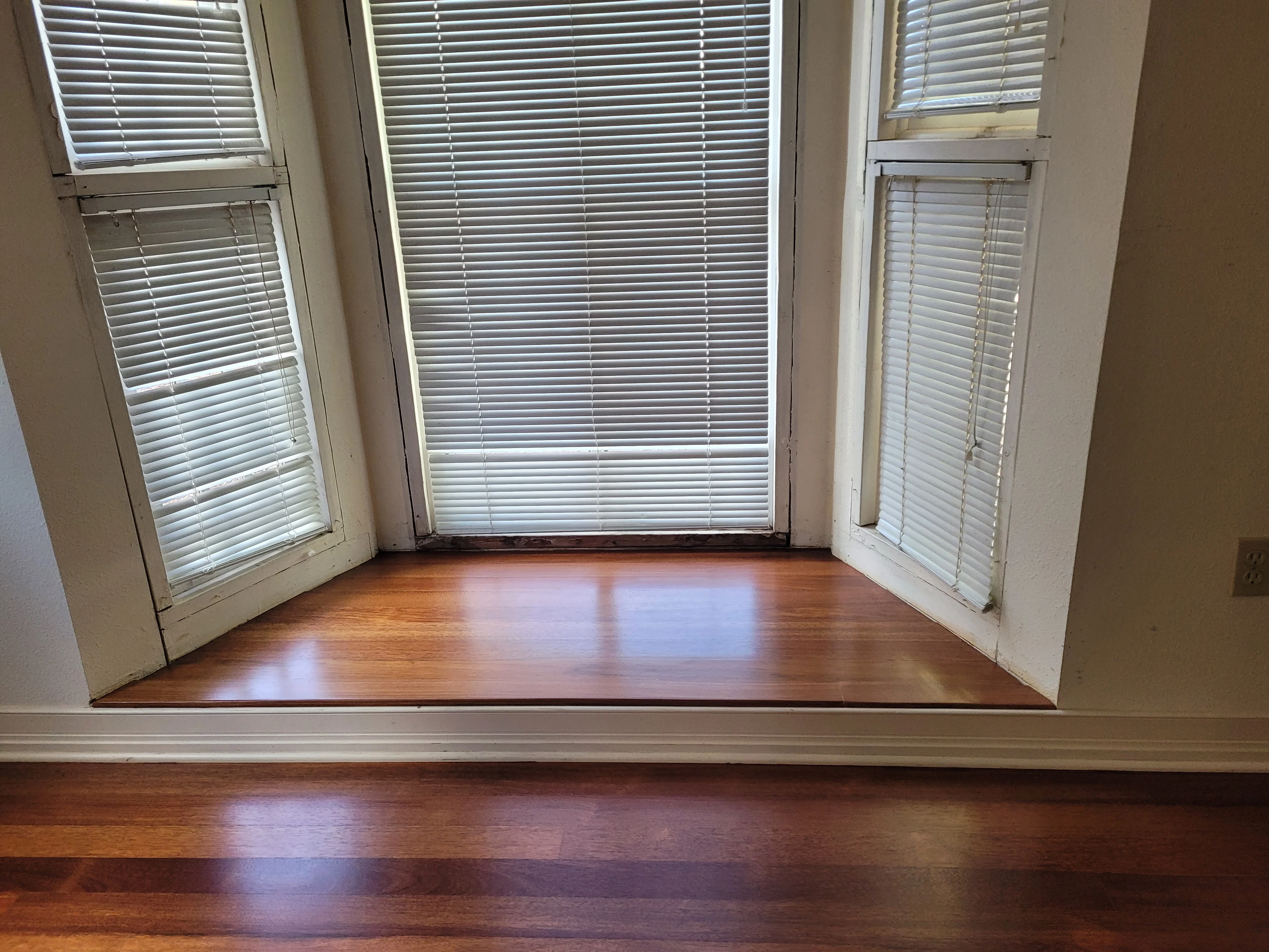 SW 39th Interior Refinishing & Upgrade thumbnail 4