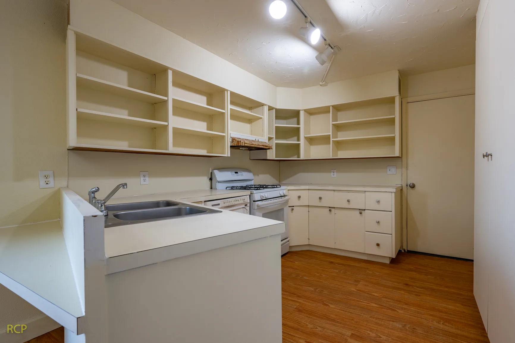 Toliver Road Full Renovation thumbnail 10